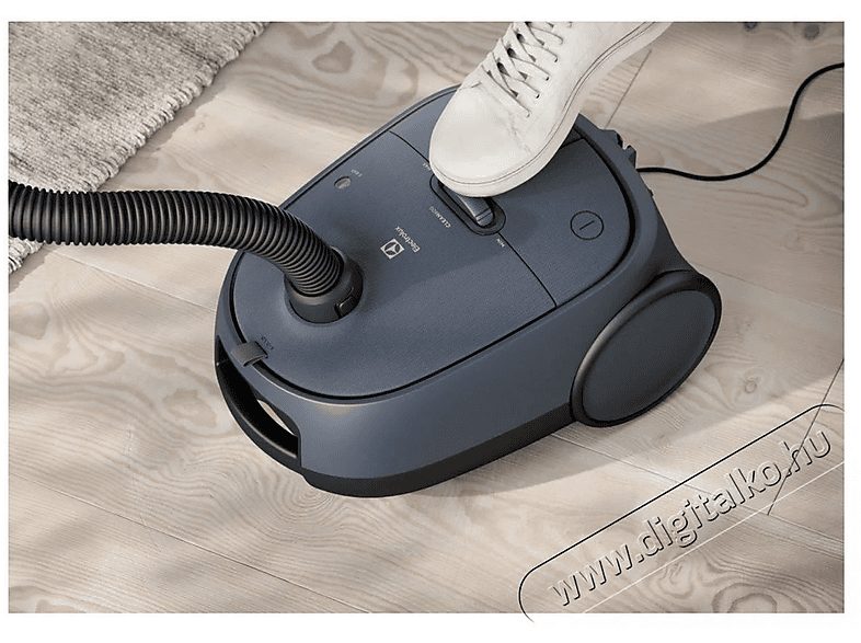 1:aspirador-con-bolsa-electrolux-eb61c4db-850-w-deposito-35-l-azul-1.jpg|2:aspirador-con-bolsa-electrolux-eb61c4db-850-w-deposito-35-l-azul-2.jpg|3:aspirador-con-bolsa-electrolux-eb61c4db-850-w-deposito-35-l-azul-3.jpg|4:aspirador-con-bolsa-electrolux-eb6